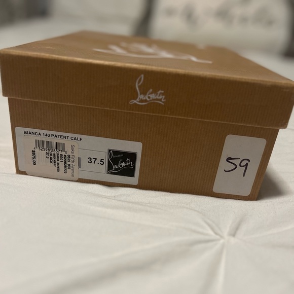 CHRISTIAN LOUBOUTIN
Bianca Patent Leather Pumps
Size: 7.5 | IT 37.5 - Picture 8 of 9